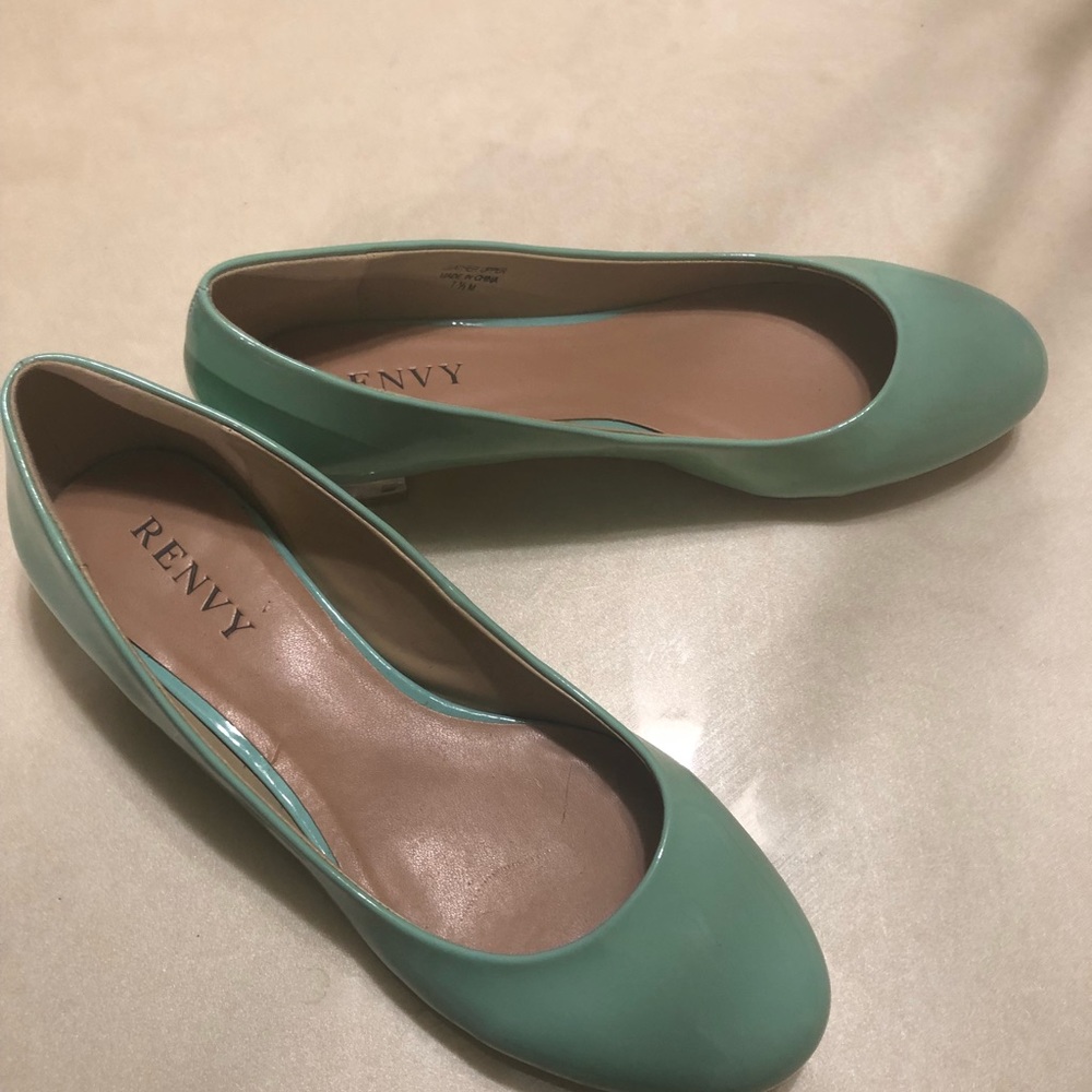 Renvy Turquoise Flats clear heel, 7.5 never worn